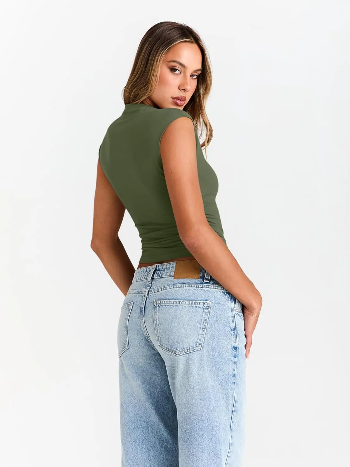 Trendy Queen Women's Going Out Basic Tank Tops Mock Neck Spring Clothes Sleeveless Cute Shirts Summer Y2K Sexy Outfits 2025